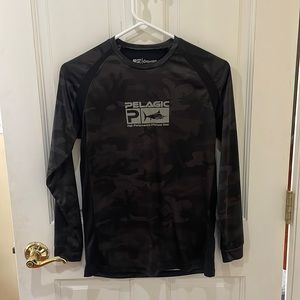 Boys youth large Pelagic long sleeve t-shirt. Excellent condition